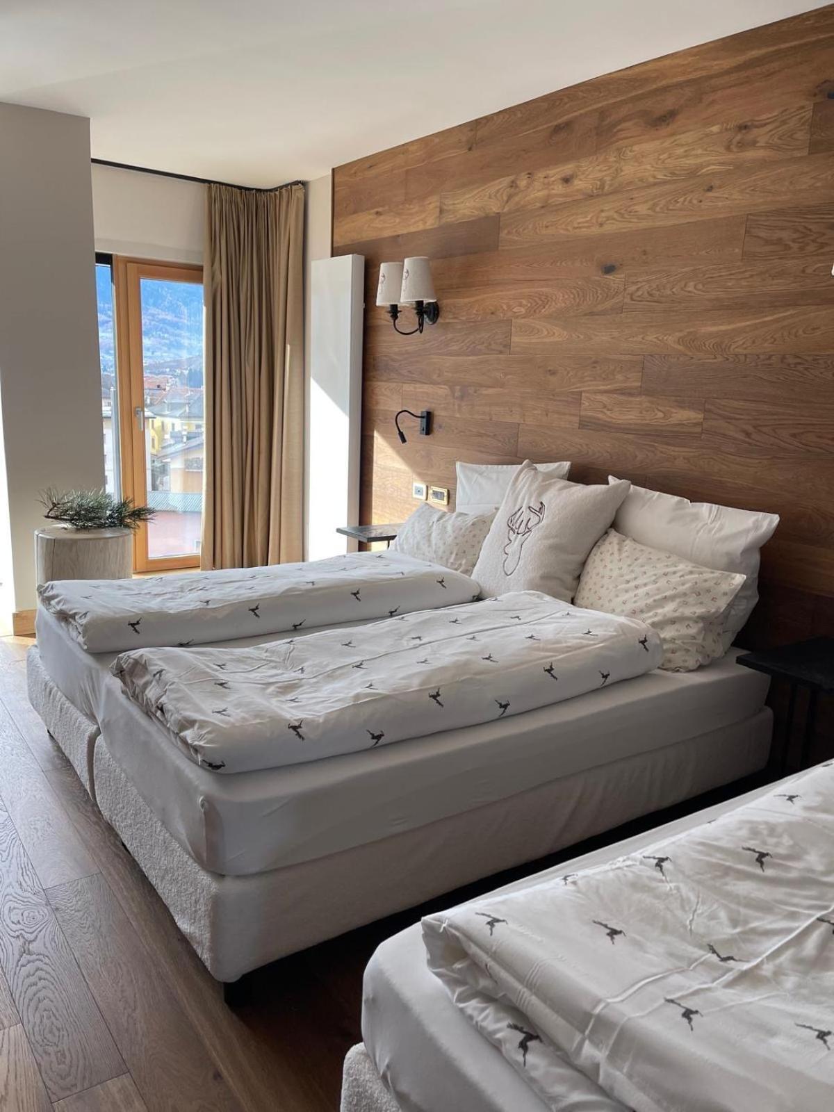 Hotel Henriette Malè Zewnętrze zdjęcie